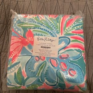 Lilly Pulitzer lounge towel. 40 x 72
